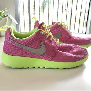 Nike Roshe One neon sneakers